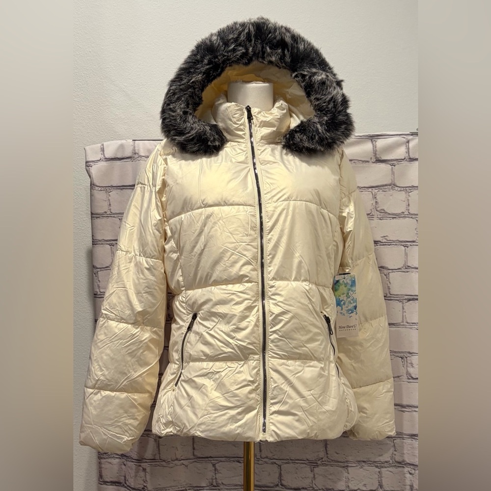 How Dare U :L Juniors Off  White Puffer Jacket /Faux Fur Collar Removable Hood